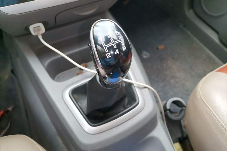 Used BAIC Weiwang M20 2014 1.5L practical type BJ415A Gear Lever