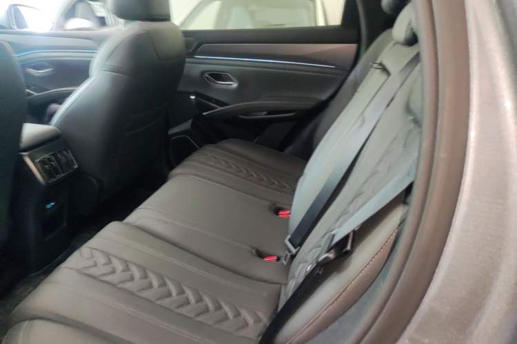 Used BYD Song L DM-i 2025 Intelligent Driving Version 112 km Beyond-Range Type