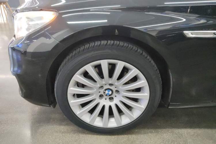 Used BMW 5 Series GT 2014 535i Leading Model