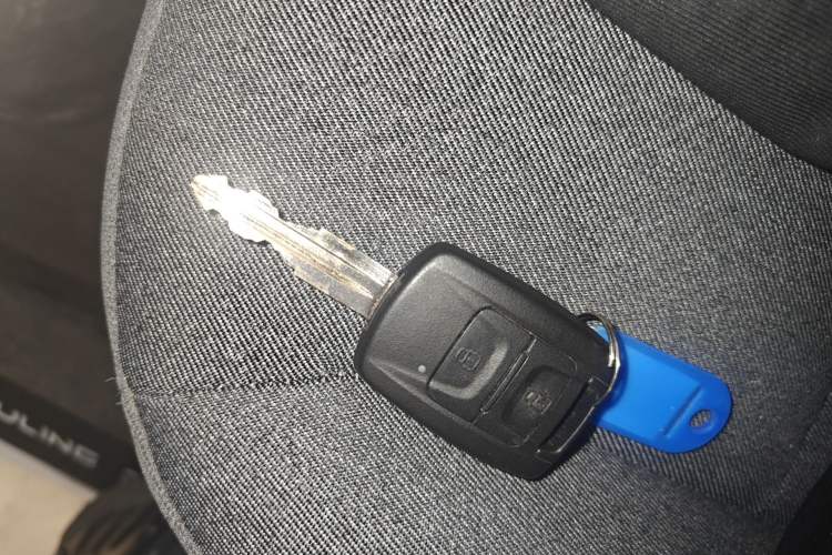 Used Wuling Hongguang New Energy 2024 All-Electric Model 300KM Standard Version Vehicle Key