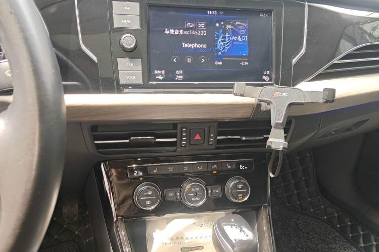 Used Volkswagen Passat New Energy 2019 430 PHEV Hybrid Luxury Edition Audio And AC Panel