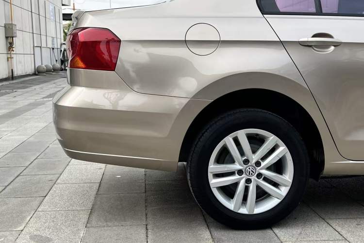 Used Volkswagen Jetta 2019 Dream Edition 1.5L Automatic Fashionable Version Right Rear Wheel Hub