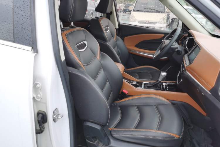 Used Zotye T300 2017 1.5T CVT Luxury Model Right Front Seat