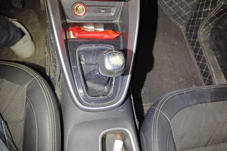 Used Baojun 510 2017 1.5L Manual Fashion Model Gear Lever