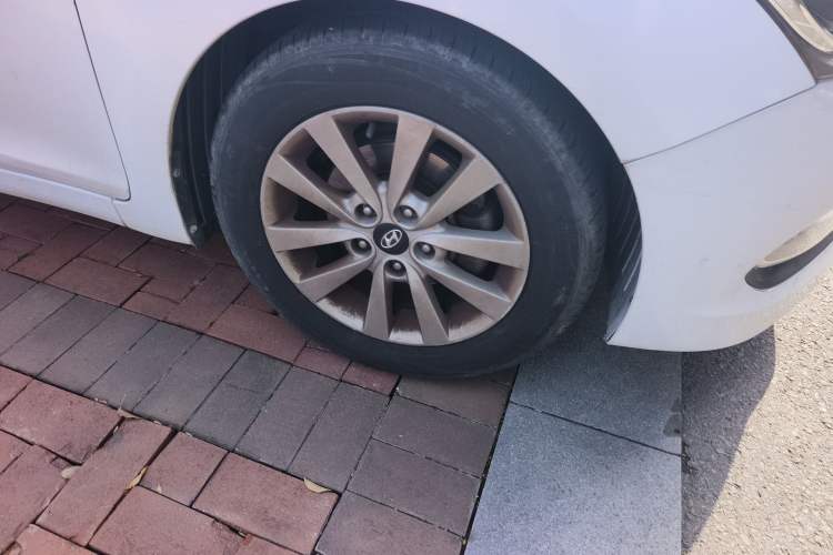 Used Hyundai Mistra 2014 1.8L Automatic Smart GLS
