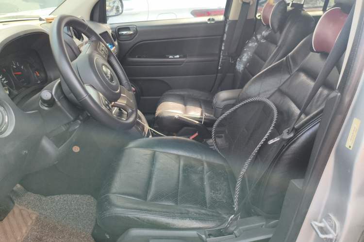 Used Jeep Compass 2011 2.0L two-wheel drive sport version