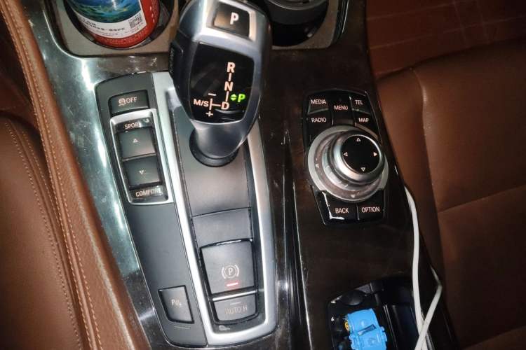 Used BMW 5 Series 2014 525Li Leading Model
