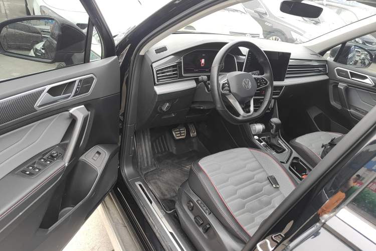 Used Volkswagen Tiguan L 2023 Restyled 330TSI Automatic Two-Wheel Drive R-Line Flagship Edition Driver Seat