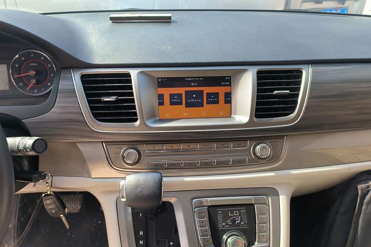 Used SAIC MAXUS G10 2018 PLUS 2.0T Automatic Smart Edition
