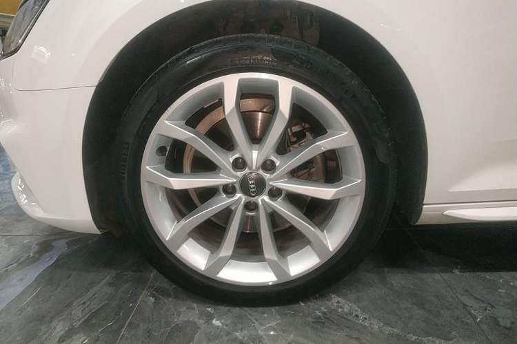 Used Audi A4L 2018 30th Anniversary Edition 40 TFSI Fashion Model