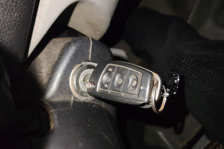 Used Farizon Xingxiang E6 2020 Van Model Low Roof 1365kg Payload Capacity Equipped with High-Capacity CATL Battery
