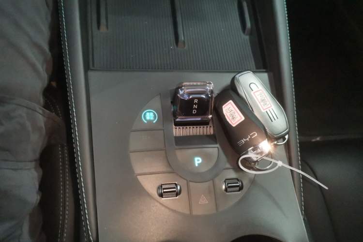 Used BYD Seal 06 New Energy 2024 DM-i 80KM Prestige Model Gear Lever