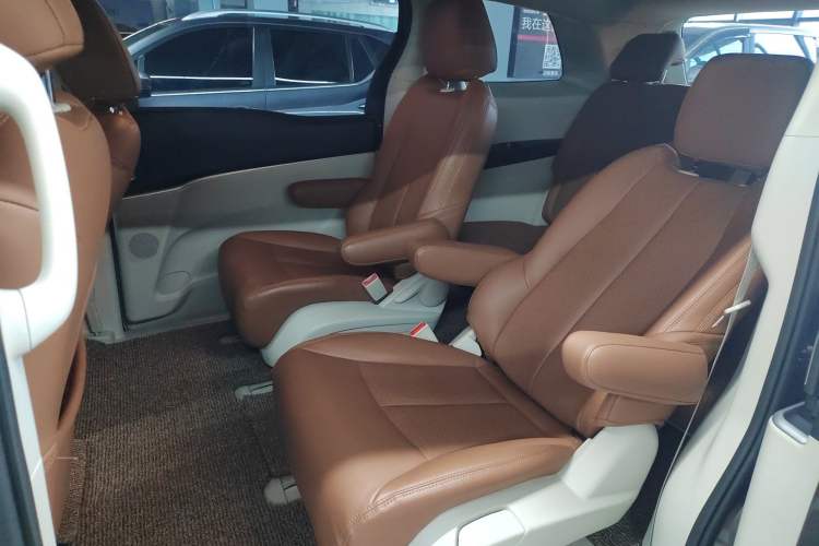 Used Buick GL8 2021 Land Cruiser Executive Class 652T Comfort Model
