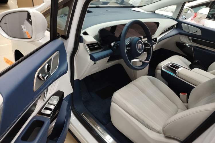 Used Buick Century 2023 2.0T Six-Seater Yinshi Edition
