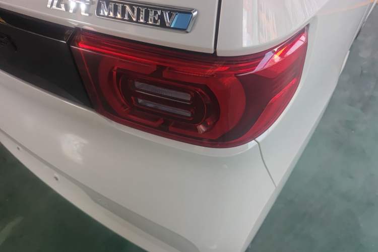 Used Wuling Hongguang MINIEV 2021 Macaron Fashion Model Lithium Iron Phosphate Right Rear Taillight