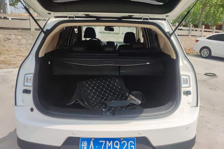 Used Baojun 560 2016 1.8L iAMT Luxury Model Trunk