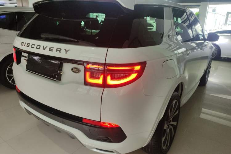 Used Land Rover Discovery Sport 2020 249 PS R-Dynamic Performance Edition Rear Right 45 Deg