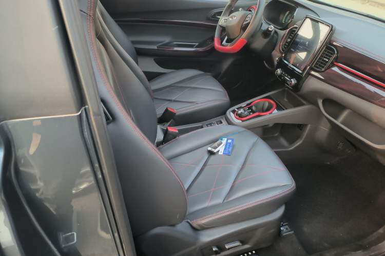 Used Chery Little Ant 2022 Revised Version Sweet Pink Edition Half-Sugar Version Lithium Iron Phosphate 30.7 kWh 30 kW 301 km