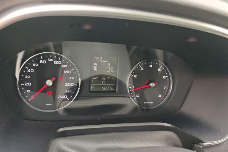 Used Roewe RX5 2019 20T Two-Wheel Drive Automatic 4G Connected Platinum Edition
