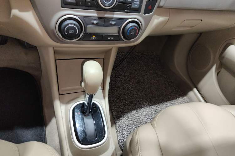 Used Nissan Sylphy 2018 Classic 1.6XE CVT Comfort Edition Audio And AC Panel