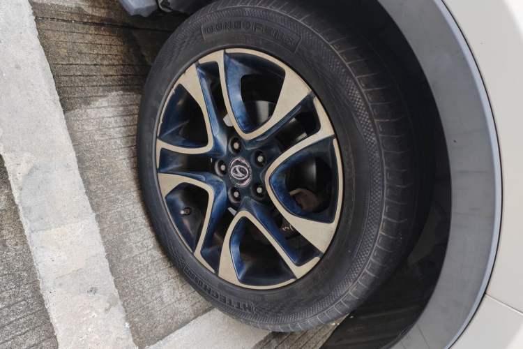 Used Soueast DX7 2015 1.5T Automatic Prestige Model Right Front Wheel Hub