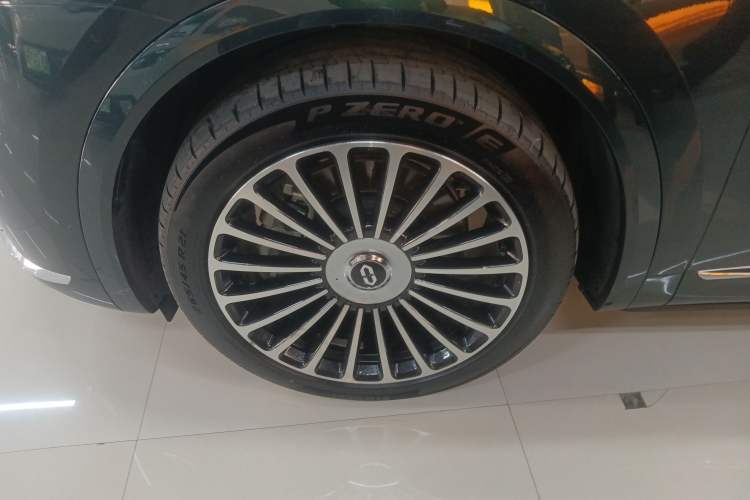 Used Hima AITO M8 2025 Extended-Range Ultra Version 53.4 kWh 6-Seater Edition