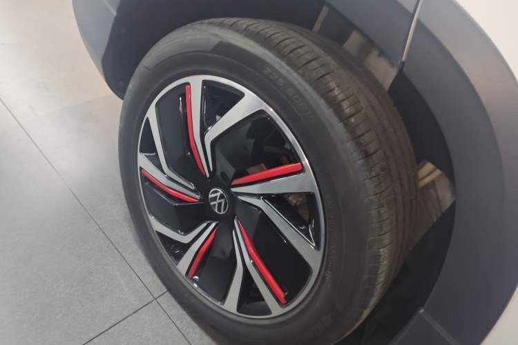 Used Volkswagen Tharu 2024 300TSI Two-Wheel-Drive Moon Luxury Edition