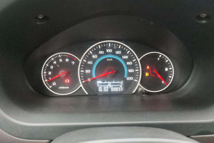 Used Wuling Rongguang V 2016 1.2L Standard Version
