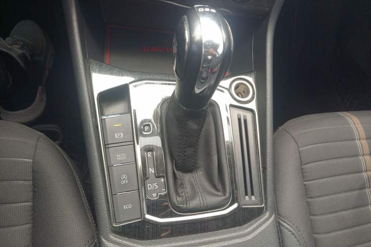 Used Volkswagen Lavida 2019 280TSI DSG Comfort Edition China VI standard Gear Lever