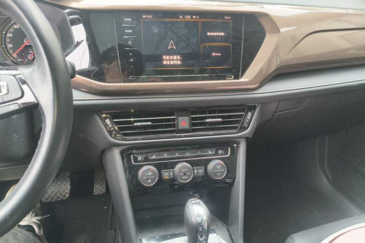 Used Volkswagen Tharu 2019 280TSI Two-Wheel Drive Luxury Version China VI Standard Audio And AC Panel