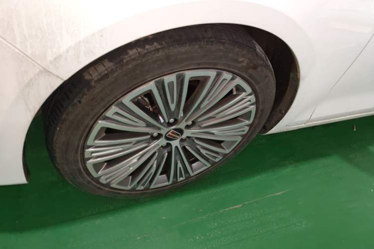 Used Hongqi H5 2022 Classic Model Facelift 1.8T Automatic Smart Connect Flagship Edition
