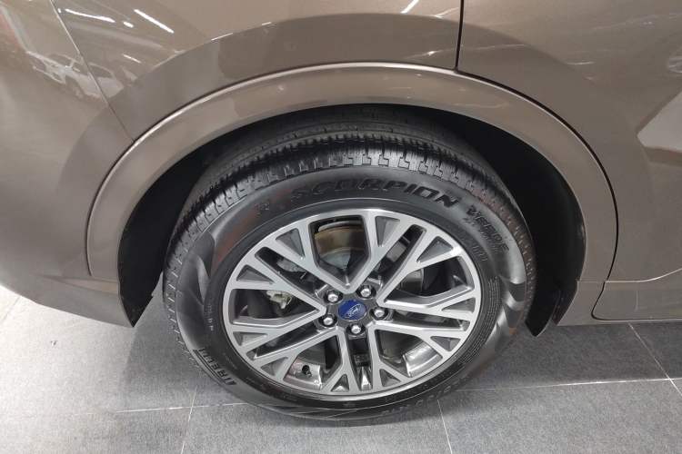 Used Ford Escape 2020 EcoBoost 245 Four-Wheel Drive Luxury Edition