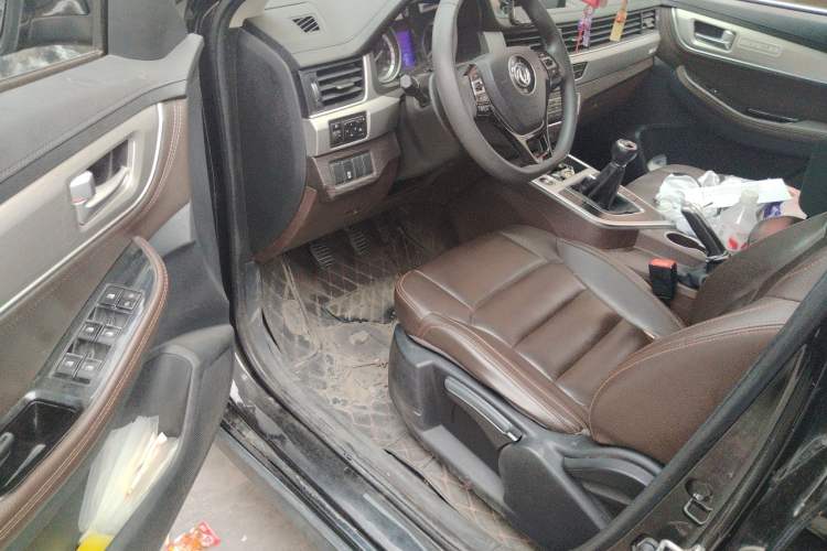 Used FORTHING Joyear X5 2017 Jingxiang Series 1.5T Manual Luxury Model
