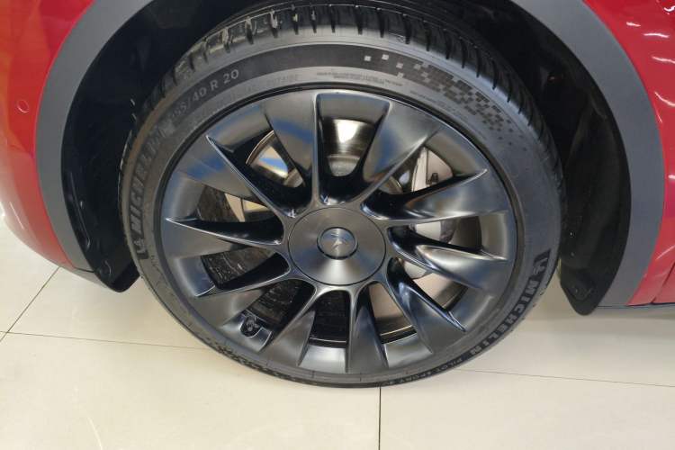 Used Tesla Model Y 2022 Long-Range All-Wheel-Drive Version