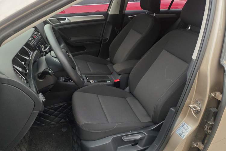 Used Volkswagen Golf 2019 1.6L Automatic Fashion Model China V Standard