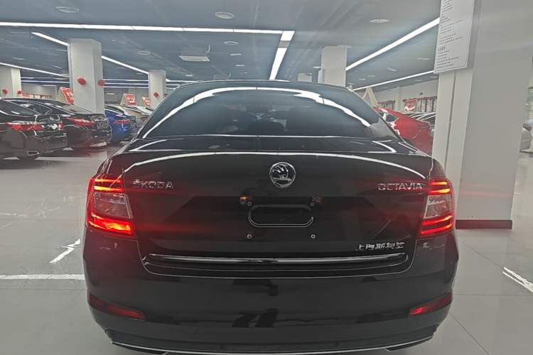 Used Skoda Octavia 2017 1.6L Automatic Smart Drive Edition
