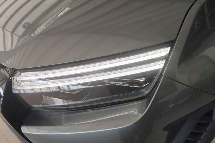 Used Formula Leopard Titanium 3 2025 501 km All-Wheel Drive Intelligent Driving Max Edition
