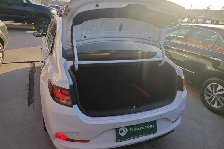 Used Hyundai Celesta 2018 1.6L Automatic GL Enjoyment Version China V Standard