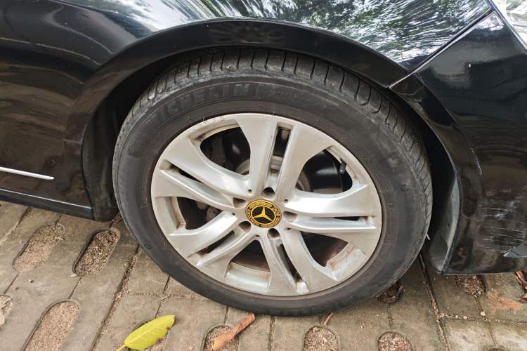 Used Mercedes-Benz E-Class 2012 E 260 L CGI Fashion Model Right Front Wheel Hub