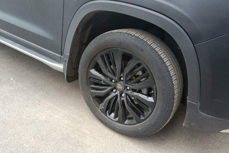 Used Roewe RX8 2018 30T Smart Connectivity All-Wheel Drive Supreme Edition Exterior 7