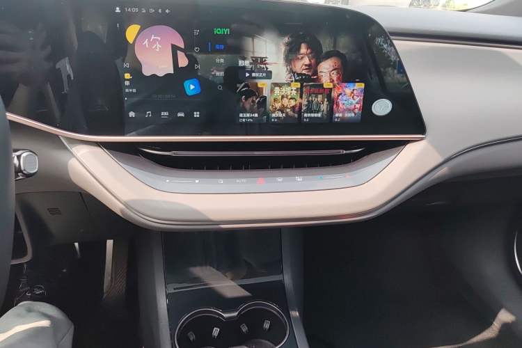 Used Hongqi EH7 2024 690 Pro Audio And AC Panel