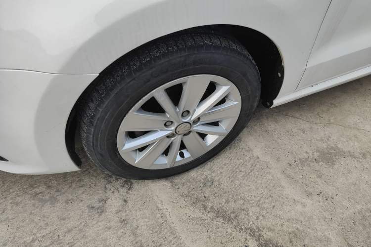 Used Volkswagen Polo 2016 1.6L Automatic Comfort Model