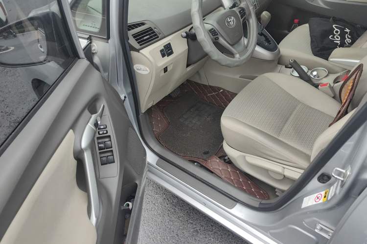 Used Toyota Verso 2014 Starlight 180G CVT Comfortable Multi-Function Edition