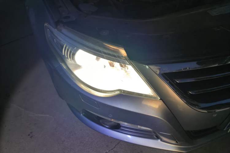 Used Volkswagen FAW-Volkswagen CC 2011 1.8TSI Luxury Model Right Front Headlight