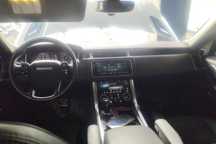 Used Land Rover Range Rover Sport 2020 3.0 L6 SE