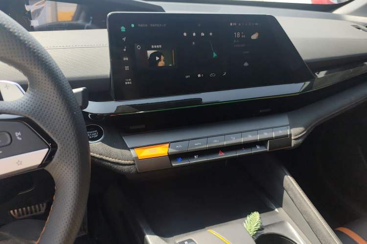 Used CHANGAN UNI-V 2024 1.5T Prestige Sport Edition
