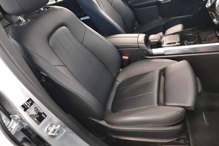 Used Mercedes-Benz EQB 2023 Facelift EQB 260 Right Front Seat