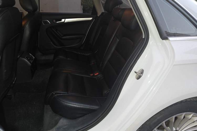 Used Audi A4L 2016 35 TFSI Collector's Edition Automatic Standard Model
