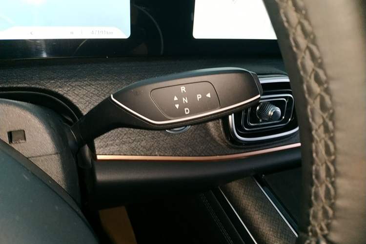 Used Chery Tiggo 9 2023 2.0T Dual-Clutch Two-Wheel Drive Luxury Edition 5 Seats