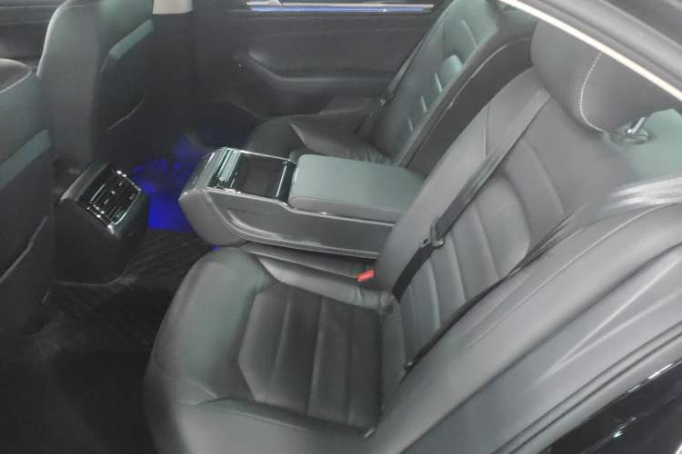 Used Volkswagen Phideon 2019 380TSI Two-Wheel Drive Business Edition China VI Standard Left Rear Seat